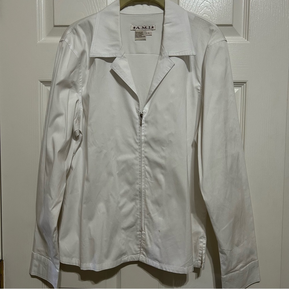 A.M.I. White Long-sleeved Blouse